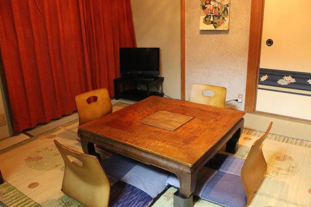 Guesthouse Higashiyama Кіото Екстер'єр фото